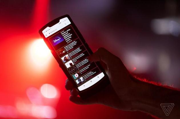 Motorola перенесла вихід розкладачки Razr через високий попит