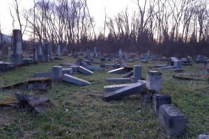 В Словакии осквернители могил разбили 59 памятников на еврейском кладбище