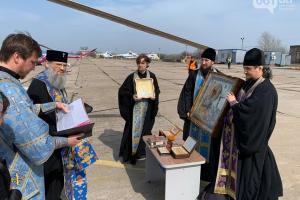 Священники УПЦ МП решили очистить Запорожье от коронавируса, читая молитву с вертолета
