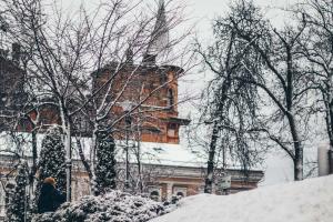 Зима решила побаловать киевлян и гостей столицы снегом
