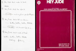 Рукописный текст песни The Beatles продали на аукционе за 910 тысяч долларов