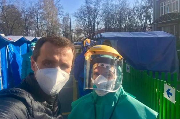 Ляшко провел внезапную проверку тестирования в больницах Киевской области