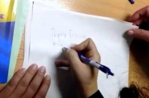 В Одессе избирателям дали ручки с исчезающими чернилами (видео)