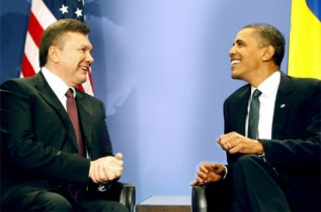 Екс-посол США порадив Януковичу не перебільшувати значення України