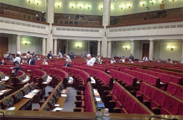 В Центризбиркоме хотят, чтобы Рада самостоятельно разобралась с мандатами Балоги и Домбровского