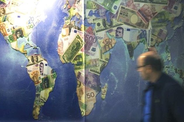 "Большая семерка" пообещала прекратить "валютные войны"