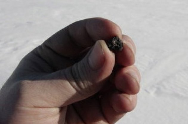 Вчені показали уламки челябінського метеорита