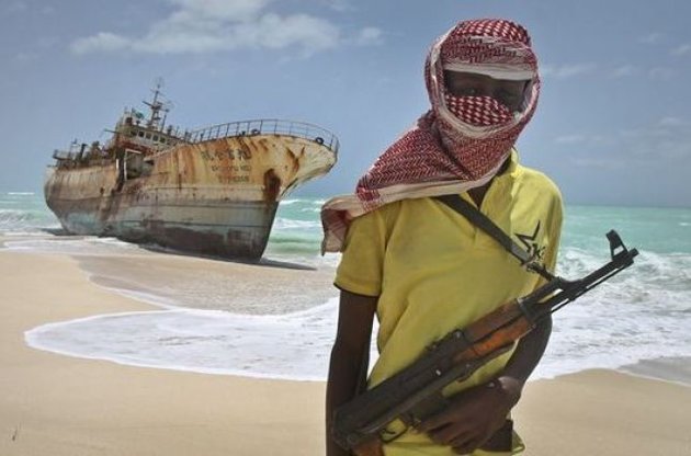 Пираты захватили трех украинцев, двух индусов и россиянина у берегов Нигерии