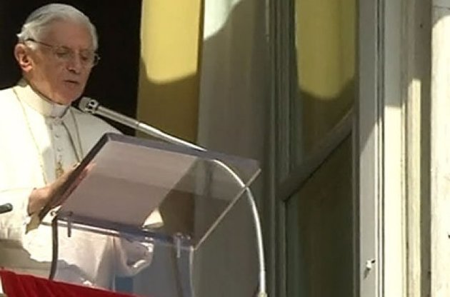 Бенедикт XVI станет "почетным папой"