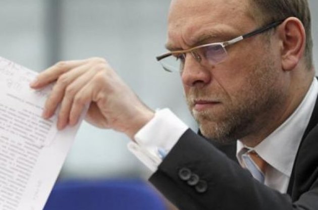 Оппозиция подаст иск в Евросуд, если Власенко лишат мандата