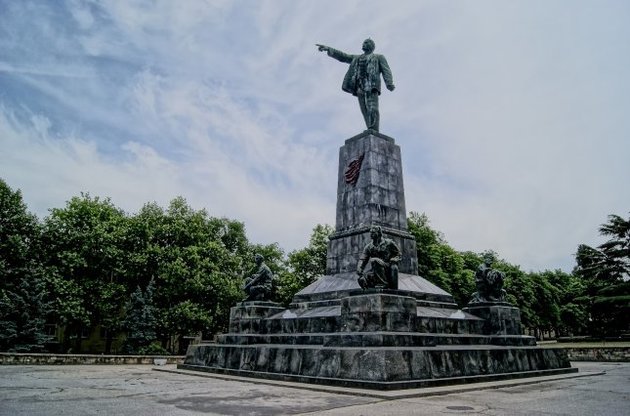 Пам'ятник Леніну в Севастополі взяли під міліцейську охорону