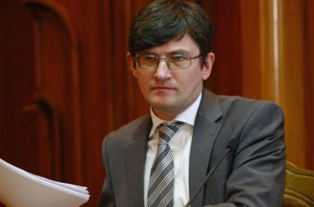 Центризбирком взялся за изучение постановления ВАСУ о лишении мандатов Власенко и Веревского