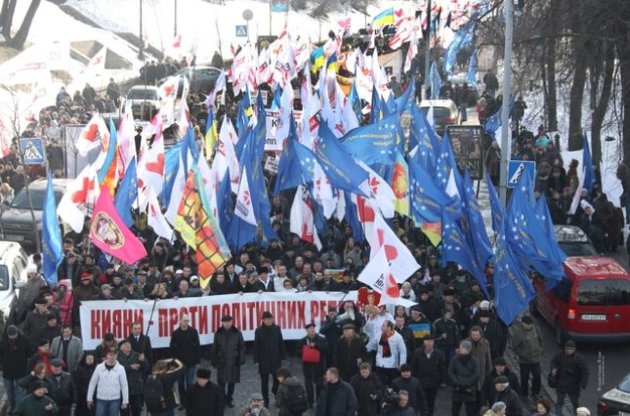 Менше третини українців готові виходити на акції протесту