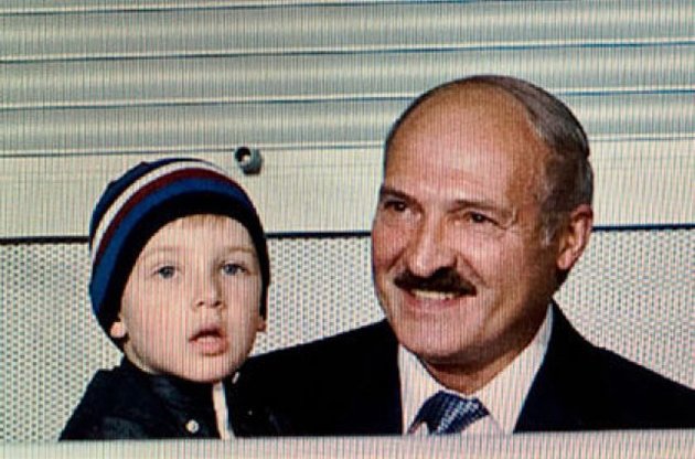 Лукашенко поклялся не передавать власть своим детям