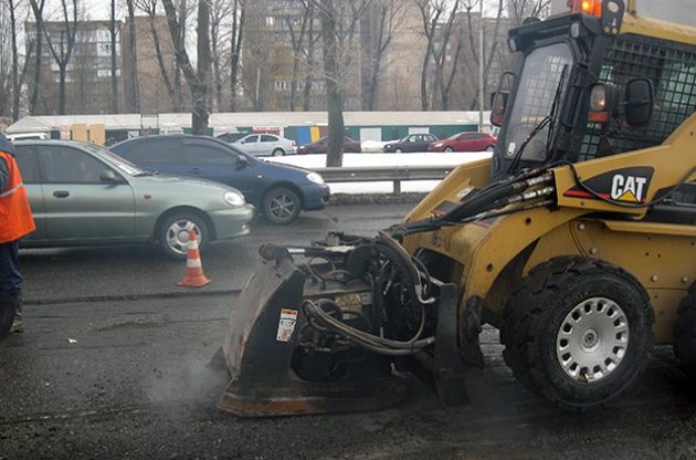Зрители засмеяли регионала, похвалившего Азарова за строительство дорог
