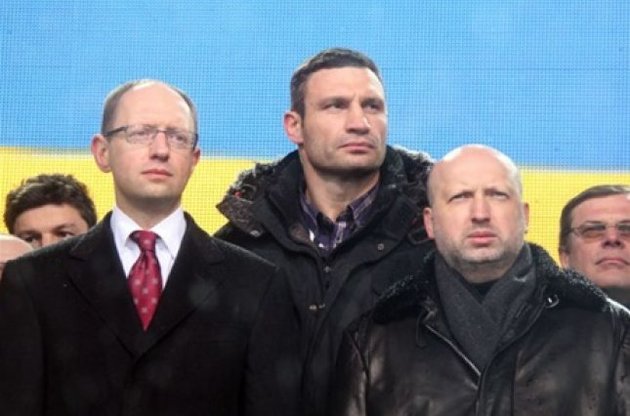 Опозиція стверджує, що Банкова наказала КС перенести київські вибори на 2015 рік