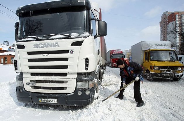 Въезд грузовиков в Киев ограничили
