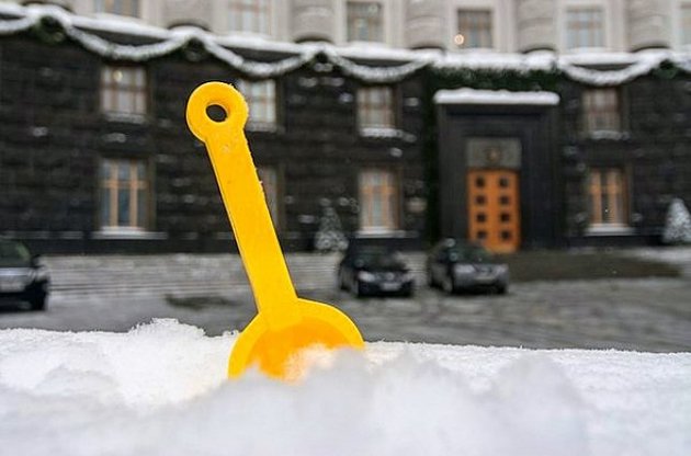Азаров выгнал ударовца из Кабмина за критику по уборке снега