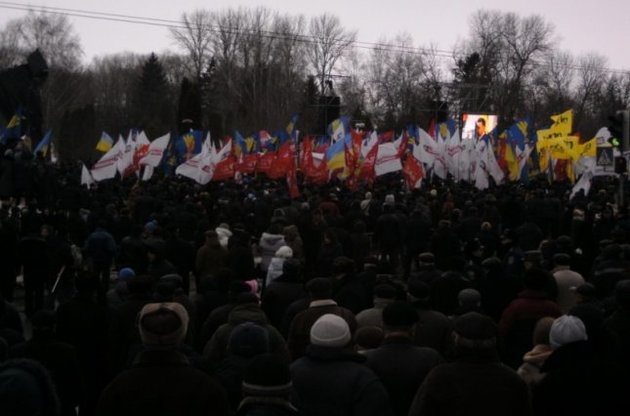 "Вставай, Украина!" в Тернополе прошла в непогоду и без Кличко