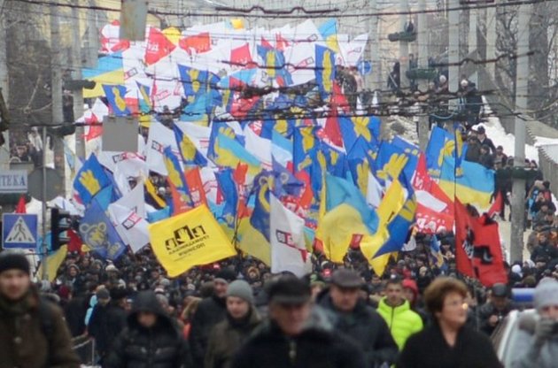 Оппозиция намерена 2 апреля привести под Раду 15 тысяч человек
