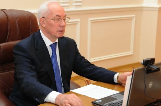 Азаров взволнован отсутствием "правдивых новостей" на телевидении