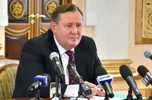 Луганский губернатор доложил Януковичу: "Снег сошел вместе с асфальтом"