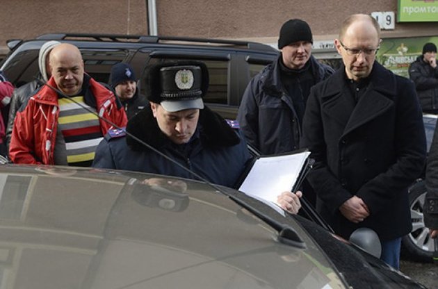 Яценюк допрошен по факту вмешательства в деятельность правоохранителей