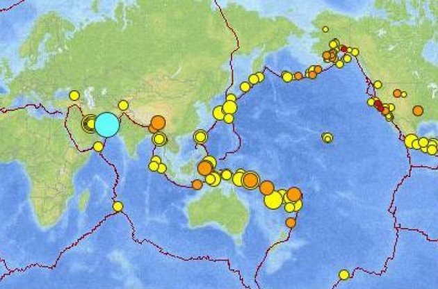 Землетрясение магнитудой 7,8 потрясло Иран и докатилось до Индии