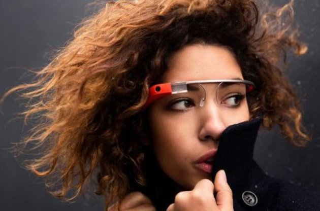 Пользователи Google Glass не смогут одолжить или перепродать "умные очки"