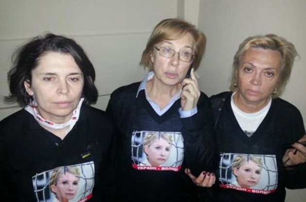 20 оппозиционерок принесут Януковичу ходатайство об освобождении Тимошенко