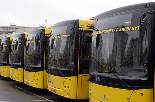В Киеве запустят бесплатные автобусы на кладбища