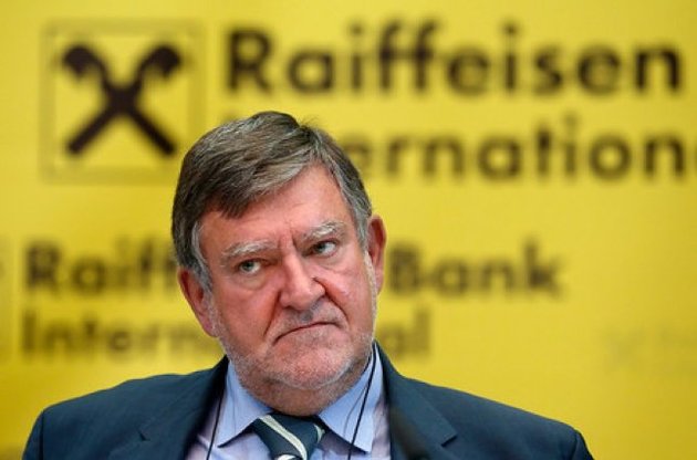 Глава группы Raiffeisen International подал в отставку после скандала с оффшорами