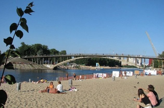 На 10-ти самых популярных пляжах Киева не рекомендовано купаться из-за плохой воды