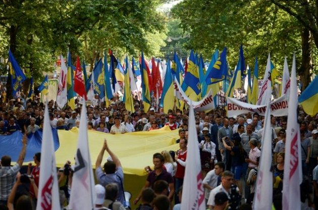 Оппозиция готовит очередную акцию "Вставай, Украина!" на День независимости