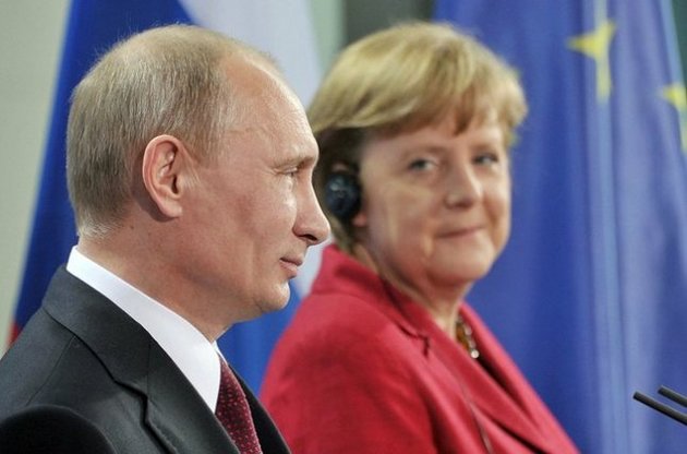 Путин показал Меркель в Эрмитаже вывезенные из Германии трофеи
