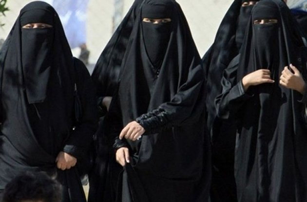 Саудовским женщинам запретили работать официантками