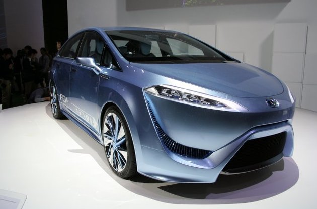 Toyota выпустит седан, работающий на водороде