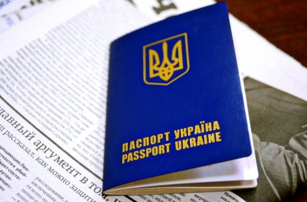 Дві третини жителів Криму хотіли б отримати друге громадянство
