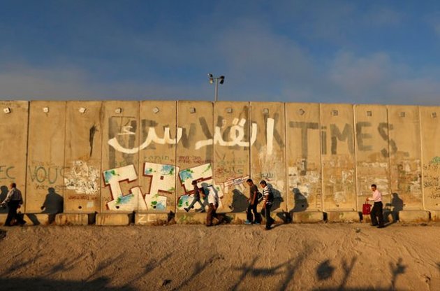 Очередной раунд палестино-израильских переговоров отменен из-за гибели трех человек в лагере беженцев