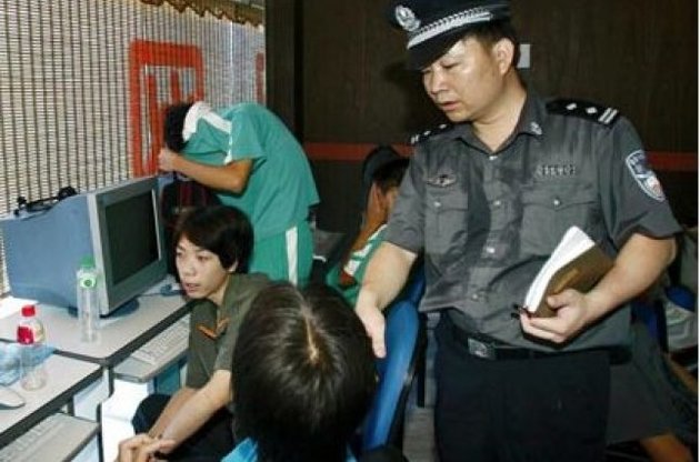 В Китае за "слухи и клевету" в интернете будут сажать в тюрьму: срок зависит от количества перепостов