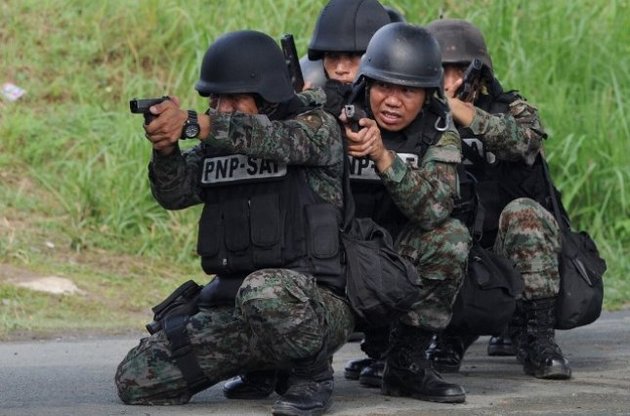 На юге Филиппин повстанцы-исламисты захватили 300 заложников для "живого щита"