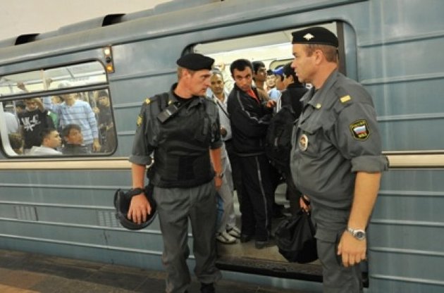 Полиция Москвы начала "зачистку" метро: задержаны двое украинцев с ядами для насекомых