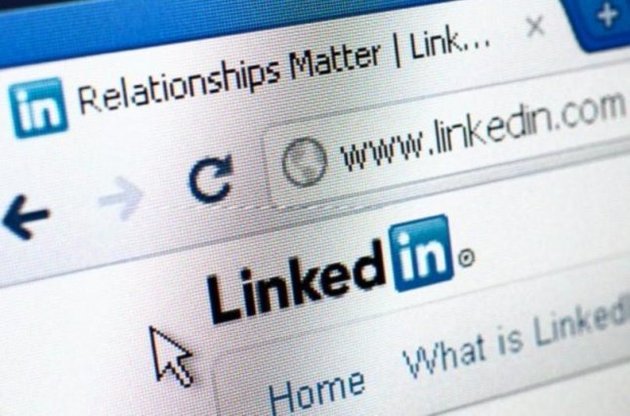 Соцсеть LinkedIn обвинили в воровстве электронных адресов
