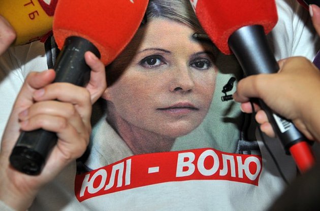 Регионалы не видят возможности отпустить Тимошенко за границу
