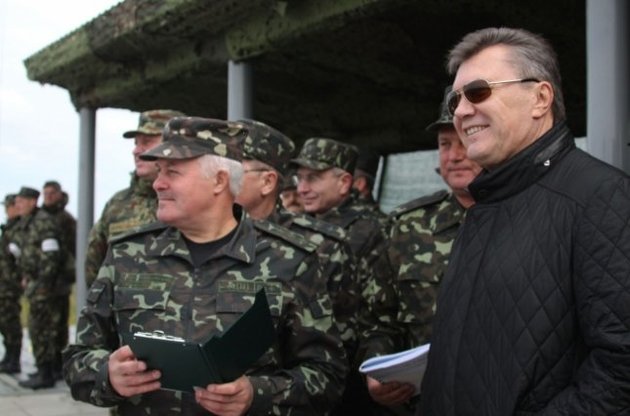 Учения на Львовщине с участием Януковича привели к выбитым стеклам в домах