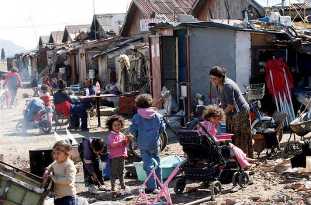 Во Франции усиливаются националистические настроения: в Париже может появиться гетто для цыган