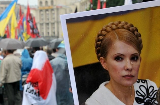 Тимошенко призвала участников Евромайдана завершить начатое Оранжевой революцией