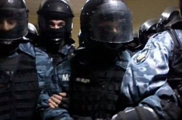 Начальник киевской милиции пообещал не присылать "Беркут" на Михайловский майдан