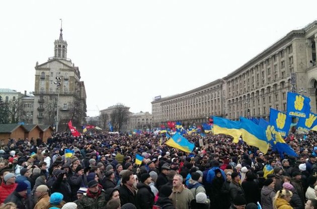 Милиция разбежалась с Майдана Незалежности