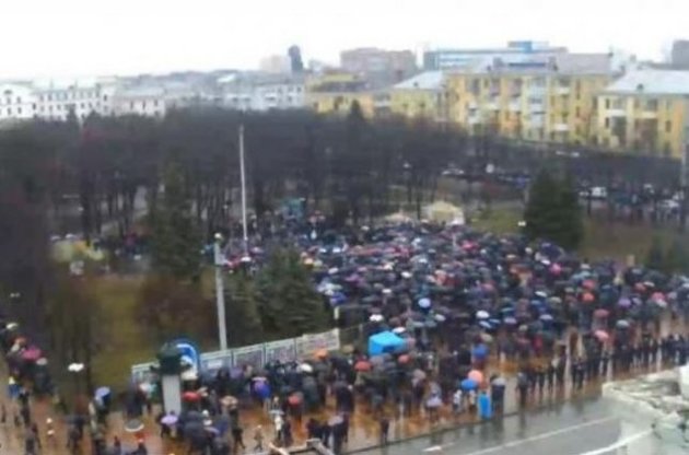 В Луганске проходит запрещенный судом "народный референдум"